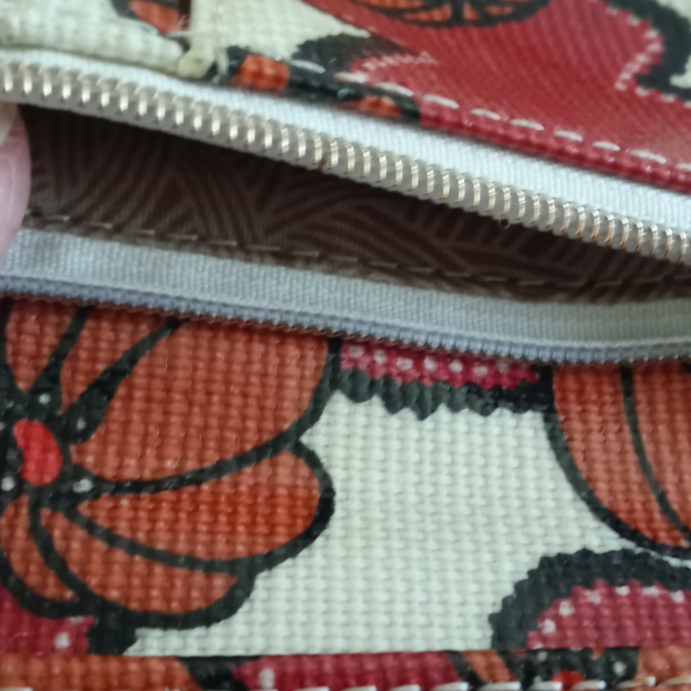 ✳️3/$20✳️ Saks Mini Wristlet Wallet - Picture 8 of 11